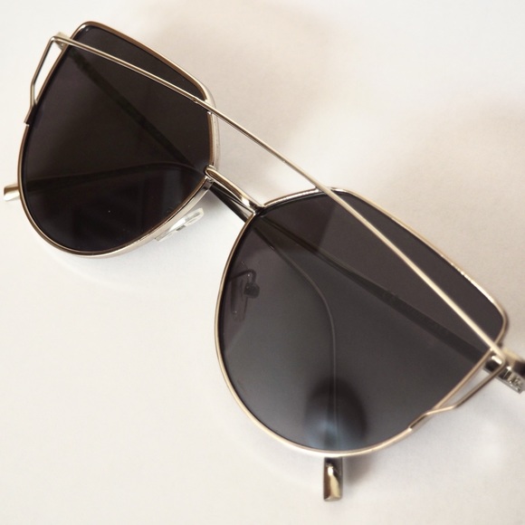 Accessories - Geometric Silver and Black Sunglasses